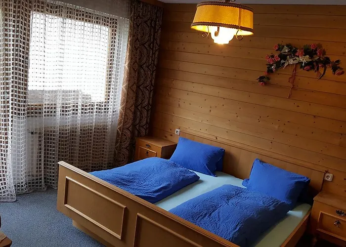 Junser Gasthausl * トゥクス